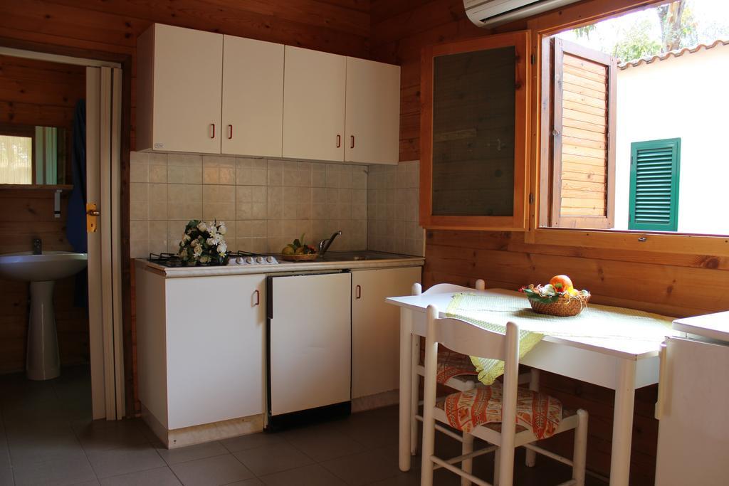 Residence Village Lido Del Gargano Rodi Garganico Kamer foto